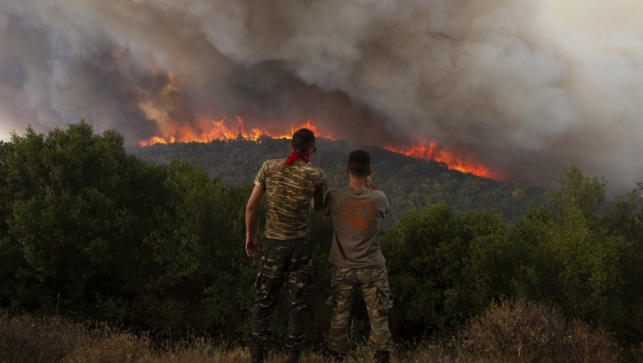 Grčka pojačala snage za gašenje požara u Evrosu, raspoređeno još više od 100 vatrogasaca