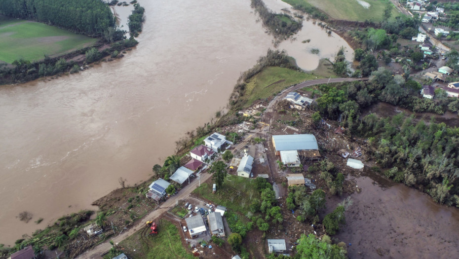 Velike poplave na jugu Mozambika: Poginule najmanje četiri osobe, povređeno 50.000 ljudi