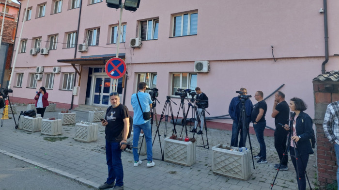 Mirno, ali napeto u Kosovskoj Mitrovici: Ističe rok za iseljavanje srpskih institucija; Silja: Nema odlaganja odluke