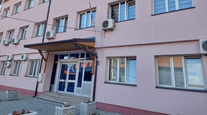 Ponovo odložena odluka o "iseljenju" srpskih institucija iz zgrade u Kosovskoj Mitrovici