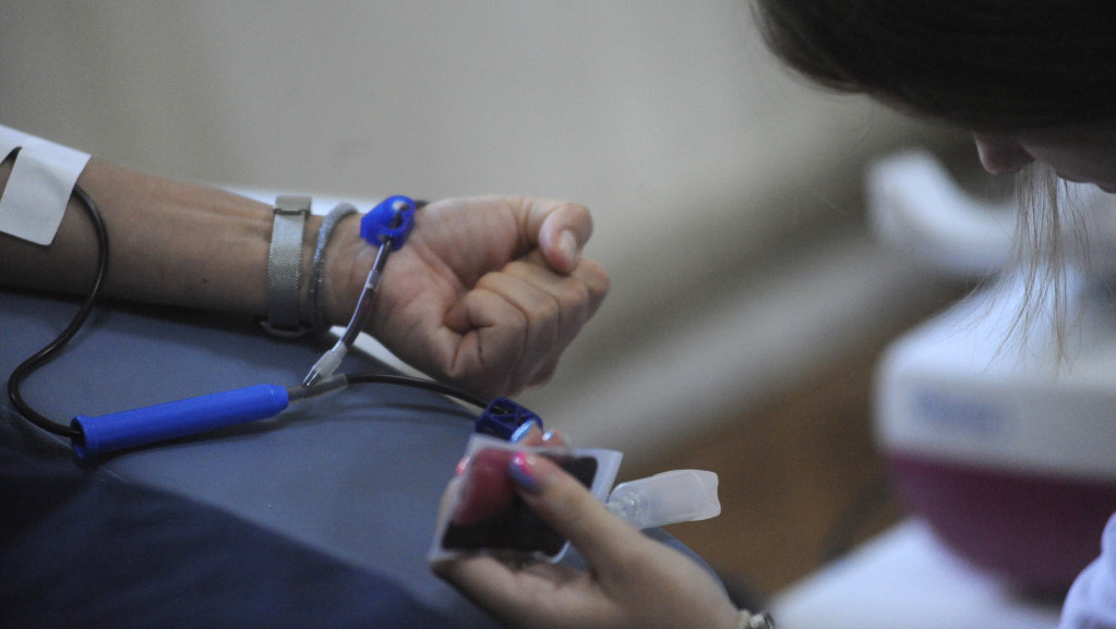 "Dođite da nas bude što više": Akcija dobrovoljnog davanja krvi Zemunske gimnazije i KBC Zemun