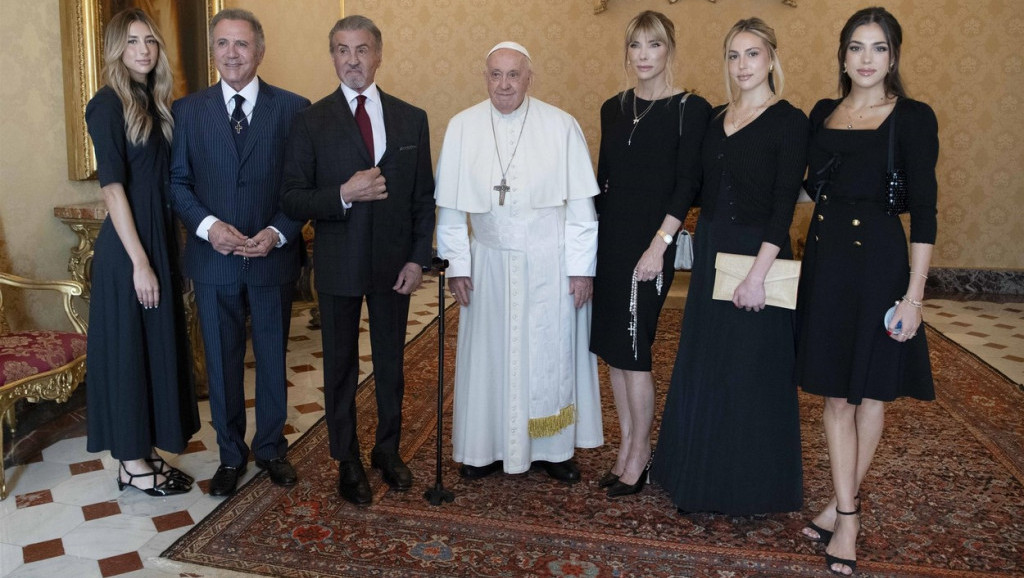 Papa primio Silvestera Stalonea i njegovu porodicu u Vatikanu