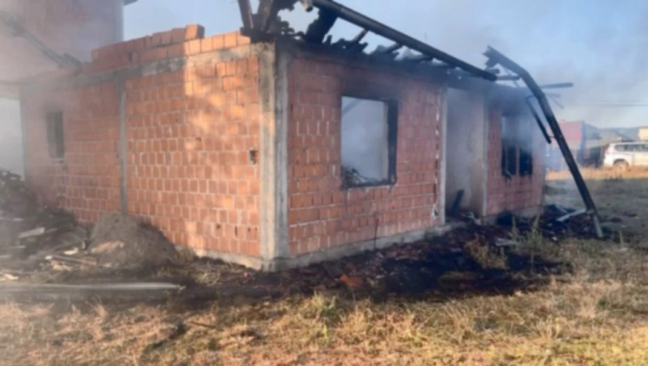 Kancelarija za KiM: Kod Vučitrna zapaljena kuća Srba povratnika