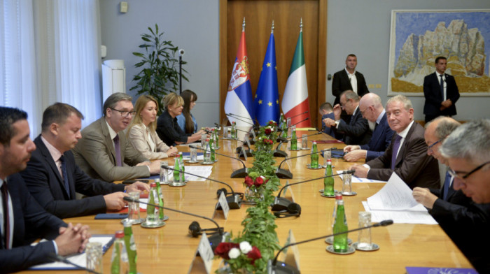 Vučić: Odličan sastanak sa italijanskim ministrom Adolfom Ursom