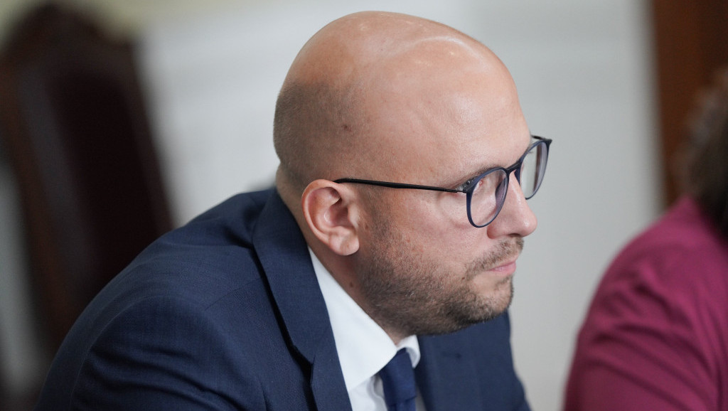Zaracin: Ne može Nemačka da obavi diplomatski posao Prištine, odluka o Dečanima zakasnila
