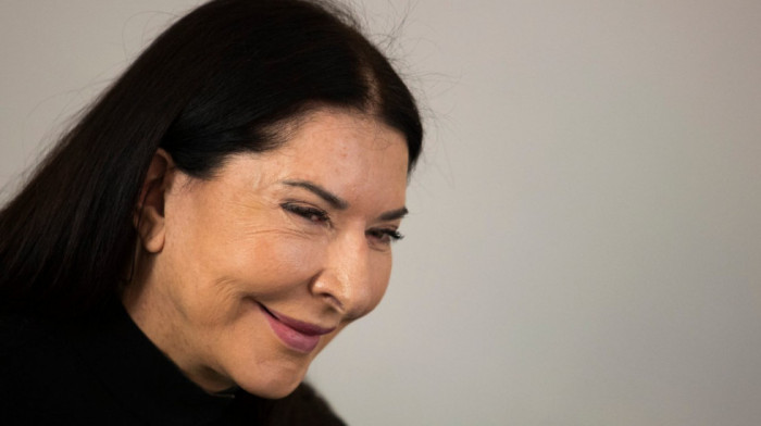 Marina Abramović u susret retrospektivi u britanskoj Kraljevskoj akademiji: "Više ne mislim o smrti, pevam po ceo dan"