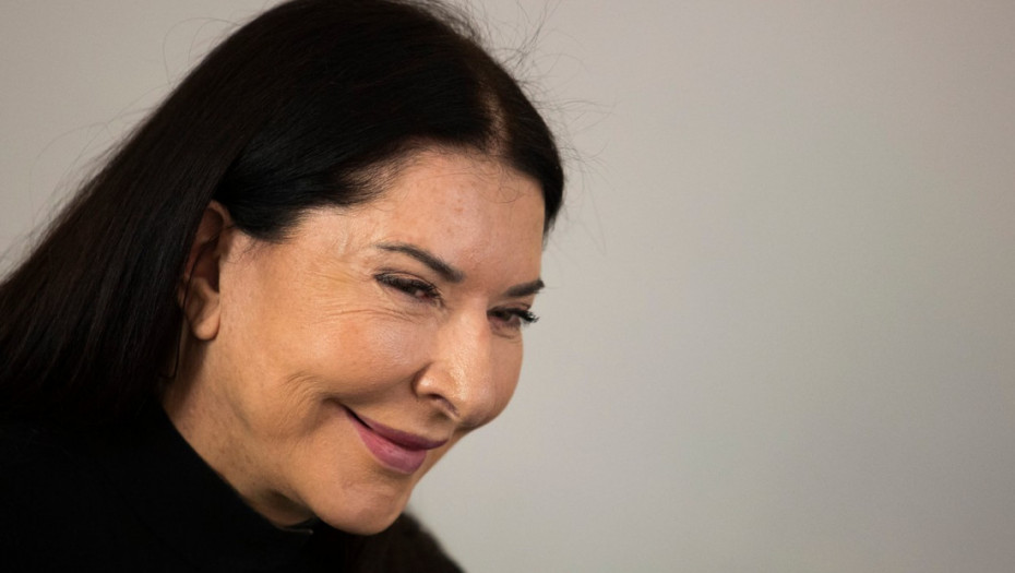 Marina Abramović u susret retrospektivi u britanskoj Kraljevskoj akademiji: "Više ne mislim o smrti, pevam po ceo dan"