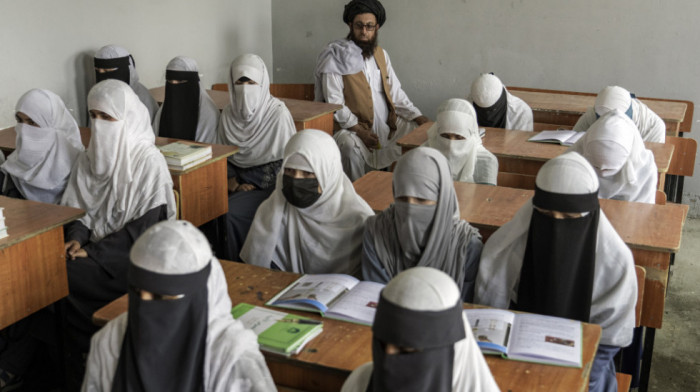 Dve godine vlasti talibana u Avganistanu, dve godine krize u obrazovanju žena: Da li će se nešto promeniti u budućnosti?