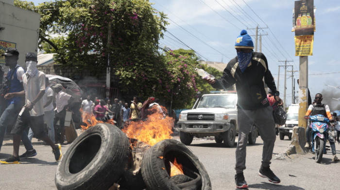 SAD izdvojile 65 miliona dolara za policiju Haitija u borbi protiv nasilja bandi