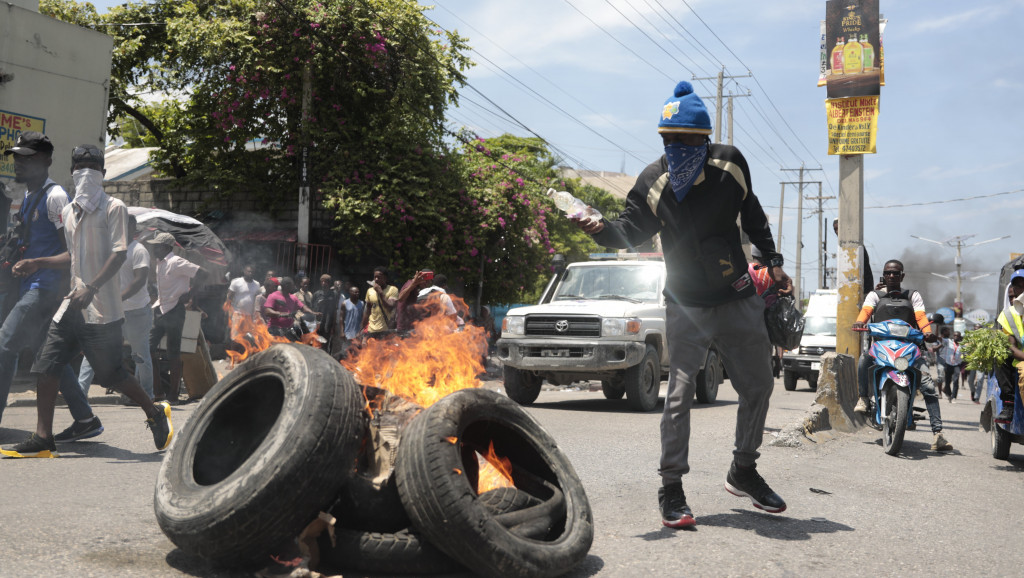 SAD izdvojile 65 miliona dolara za policiju Haitija u borbi protiv nasilja bandi
