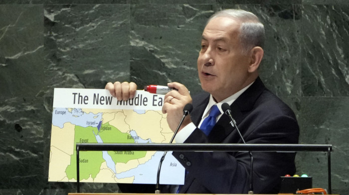 Netanjahu u Njujorku pokazivao kartu koja ilustruje “novu eru mira”, kritičari: Mapa "Velikog Izraela"