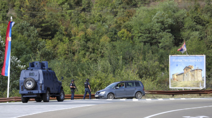 (UŽIVO) NOVE NAPETOSTI NA KIM Čuje se pucnjava u okolini Banjske, naoružane osobe u dvorištu manastira