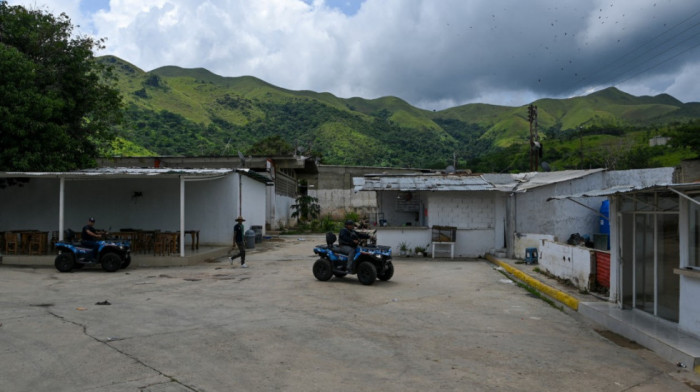 Novinari u Venecueli posetili zatvor Tokoron koji su preuzele snage bezbednosti: Bazen i restorani unutar zidina