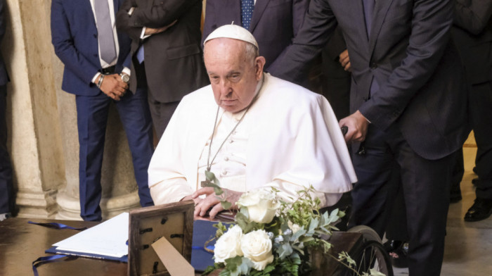 Papa: Nijedan rat nije vredan dečijih suza