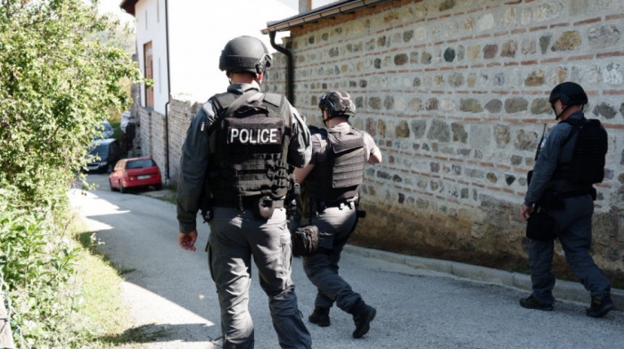 Kosovska policija privela pet osoba u Leposaviću zbog navodnog ilegalnog prelaska administrativne linije