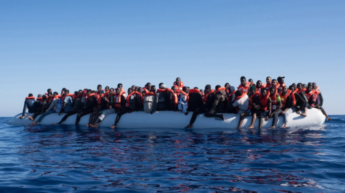 Nastradala dvogodišnja devojčica, osam nestalih posle brodoloma kod Lampeduze
