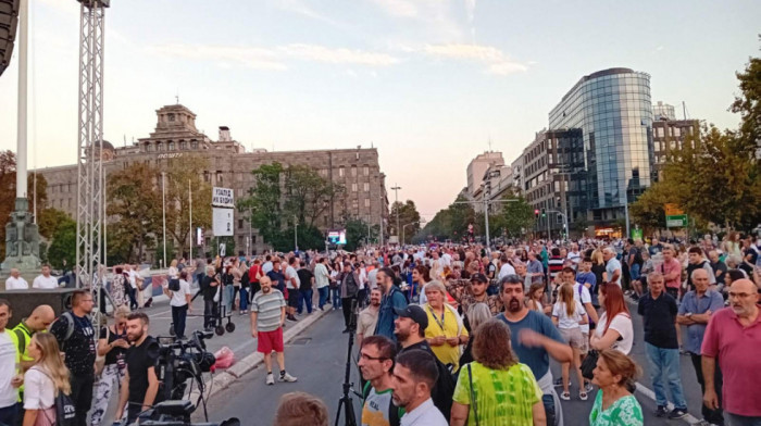 Održan 22. protest "Srbija protiv nasilja", okupljeni šetali do RTS-a