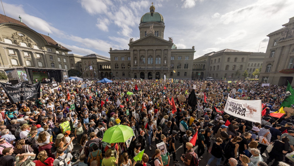 60.000 demonstranata na klimatskom protestu u švajcarskoj prestonici: Treba smeniti "buržoasku vladu"