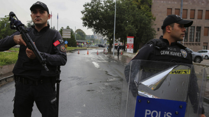 Dva policajca ubijena, jedan ranjen u napadu na policijsku stanicu u Izmiru