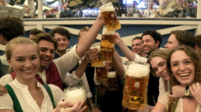 Minhenski Oktoberfest posetilo rekordnih 7,2 miliona ljudi