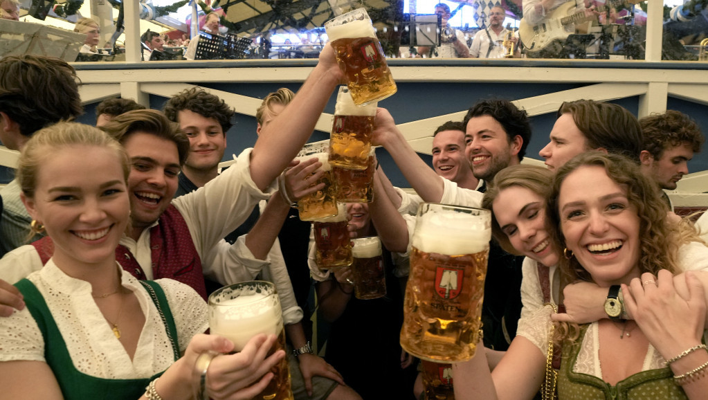 Minhenski Oktoberfest posetilo rekordnih 7,2 miliona ljudi