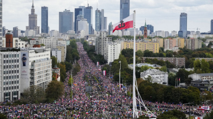 Poljska pred "ključnim" izborima: Pet pitanja koja su oblikovala kampanju i šta na njih kažu vlast i opozicija