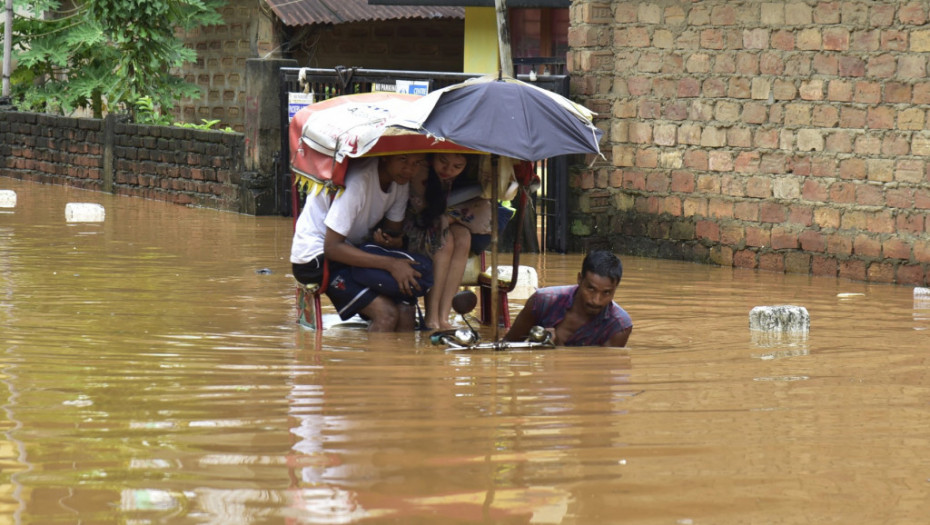 Broj žrtava poplava u Indiji porastao na 47, još 150 ljudi vode se kao nestali