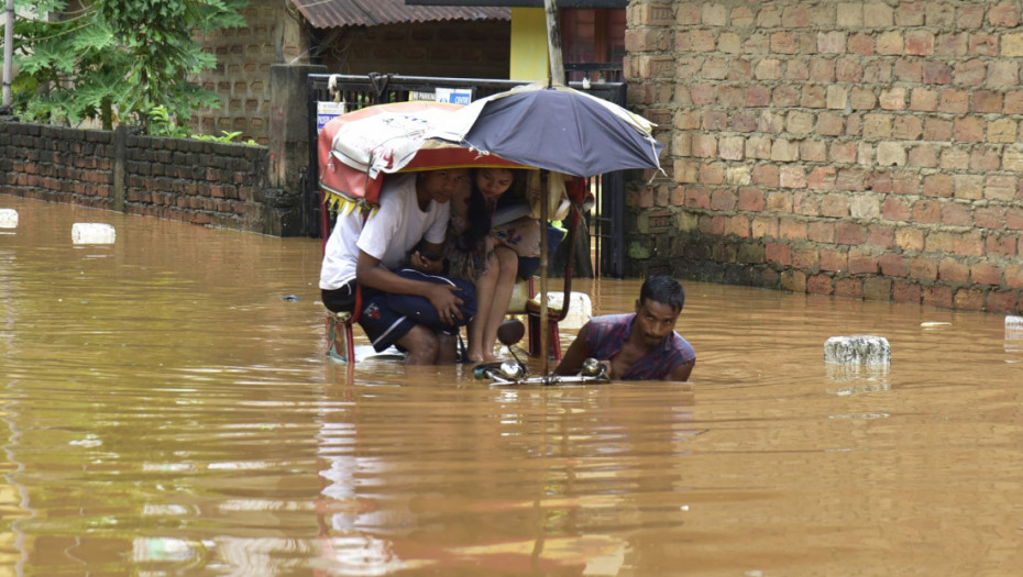 Poplave u indijskim Himalajima odnele 74 života, nestala 101 osoba