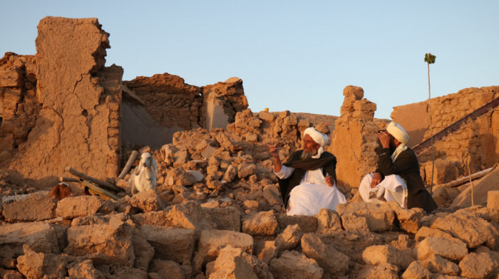 Broj žrtava zemljotresa u Avganistanu premašio 2.000, stotine zatrpanih pod ruševinama