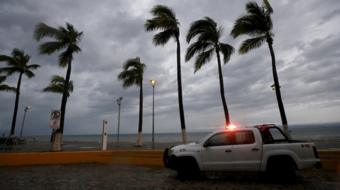 Uragan Lidija pogodio meksičku obalu Pacifika, jedna osoba poginula