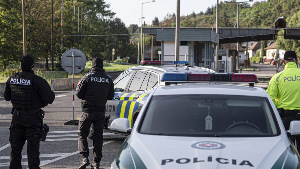 Masovne evakuacije u Slovačkoj: Policija pokušava da otkrije ko je poslao više od 1.000 pretnji bombom