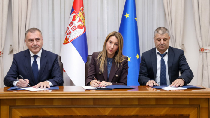 Đedović Handanović potpisala kolektivne ugovore sa "Elektrodistribucijom Srbije" i "Transnaftom"
