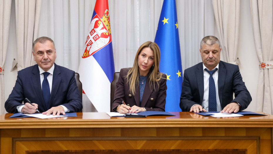 Đedović Handanović potpisala kolektivne ugovore sa "Elektrodistribucijom Srbije" i "Transnaftom"