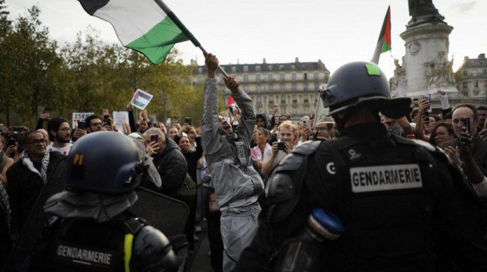 Policija u Parizu upotrebila suzavac i vodene topove na skupu podrške palestinskom narodu