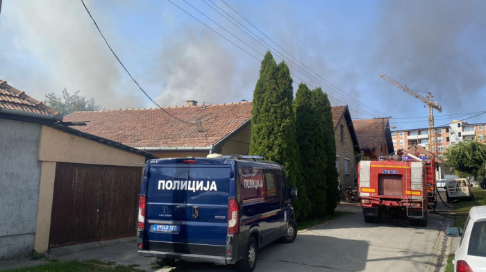 Izbio veliki požar u stolarskoj radnji u Subotici