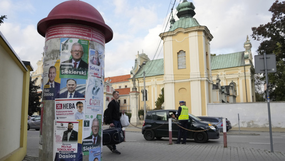 Poljaci na biralištima: Vodeće partije verovatno neće moći samostalno da formiraju vladu, ključna uloga malih stranaka