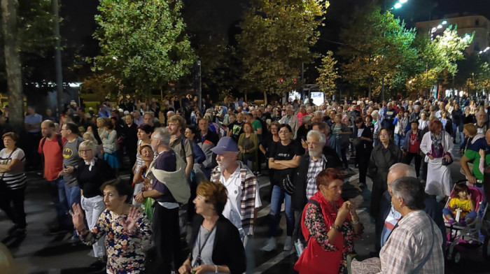 Još jedan protest "Srbija protiv nasilja" u Beogradu, okupljeni šetali do Republičkog javnog tužilaštva