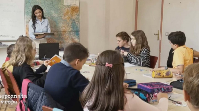 Najbolji ambasadori Srbije u Belgiji: Deca srpskih iseljenika u Briselu pohađaju dopunsku školu i uče o svojoj otadžbini