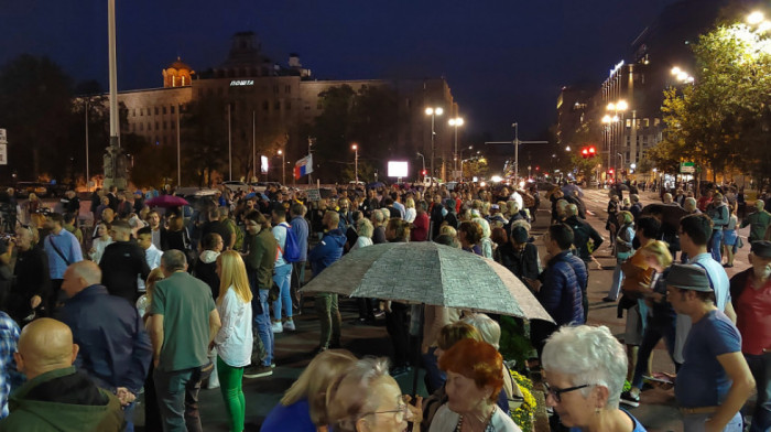 Protest opozicije završen ispred REM-a, ponovo uspostavljen saobraćaj