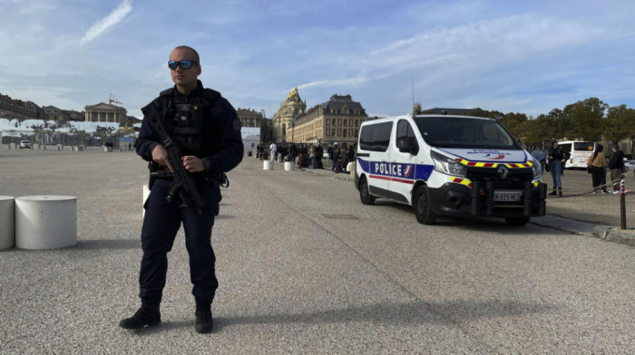 U Parizu uhapšen tinejdžer koji je šutnuo rabina u metrou