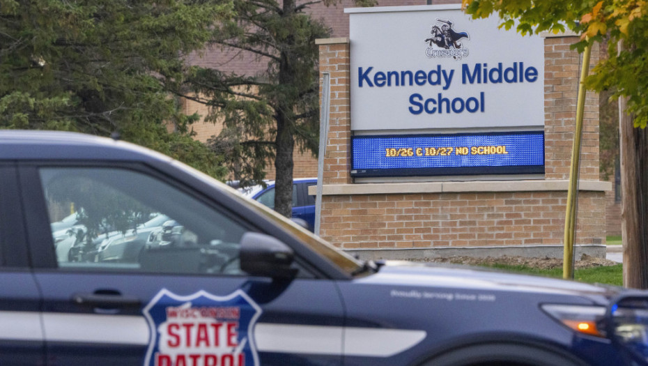 Policija u SAD ubila osobu koja je pucala na njih sa krova škole