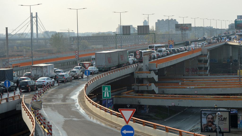 Autobus se zapalio na Gazeli usred špica: Nakon uklanjanja vozila saobraćaj normalizovan