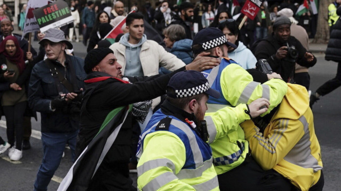 Protiv sedam osoba podignuta optužnica nakon subotnjih protesta u Londonu