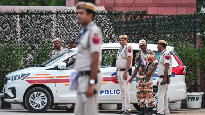 Jedna osoba poginula, 36 povređeno u eksploziji u kongresnom centru u Indiji