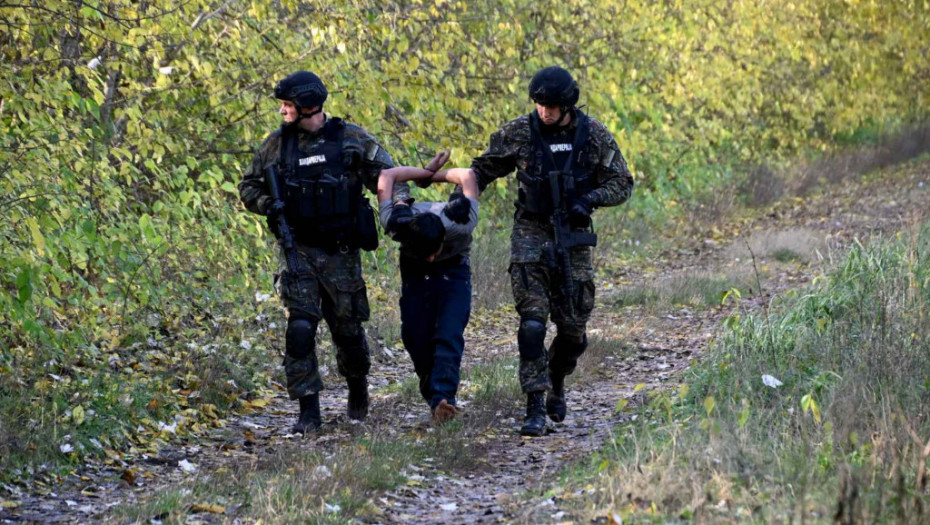 Na području Subotice i Kikinde policija pronašla 157 iregularnih migranta, zaplenjena municija i droga