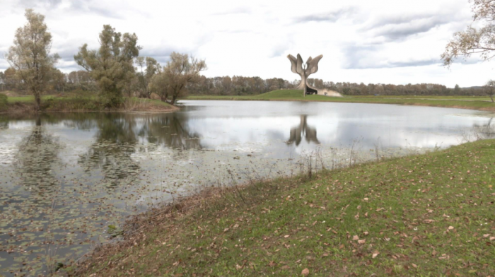 Gimnazijalci iz Srbije posetili Jasenovac, prvi put posle 28 godina: "O tome ne treba da se ćuti, nego da se priča"