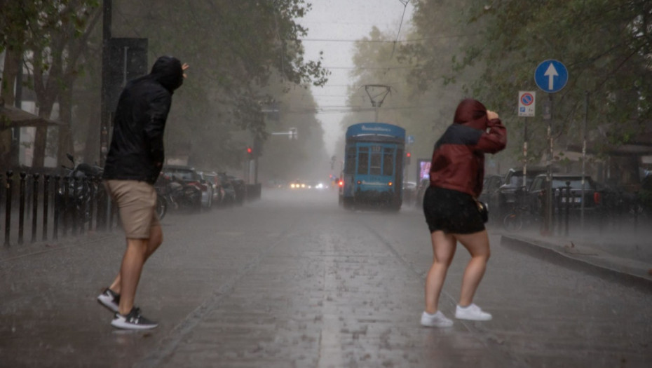 Sever Italije zahvatilo nevreme, Hrvatska upozorila na jak vetar, a u slovenačkoj Baškoj Grapi predložena evakuacija