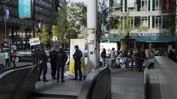 Novi incident u Francuskoj: Pariska policija otvorila vatru na ženu koja je pretila u vozu