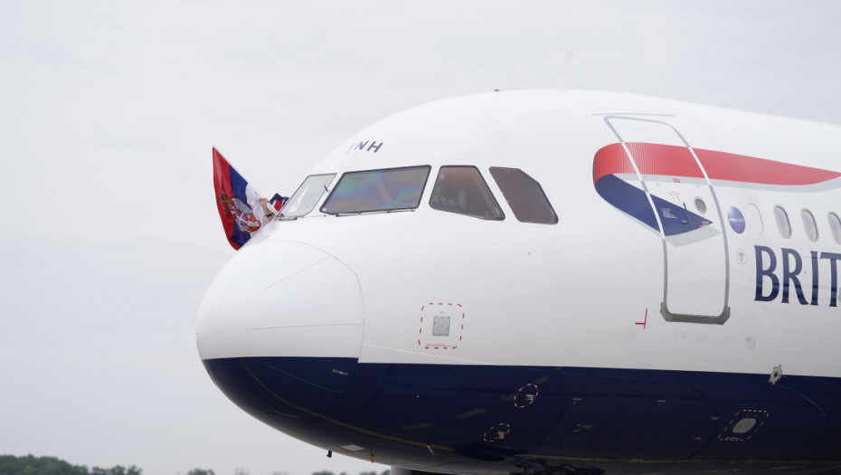 Putnik Britiš ervejza dao članovima posade bombone sa kanabisom: Osetili potpuni gubitak kontrole, prevezeni u bolnicu