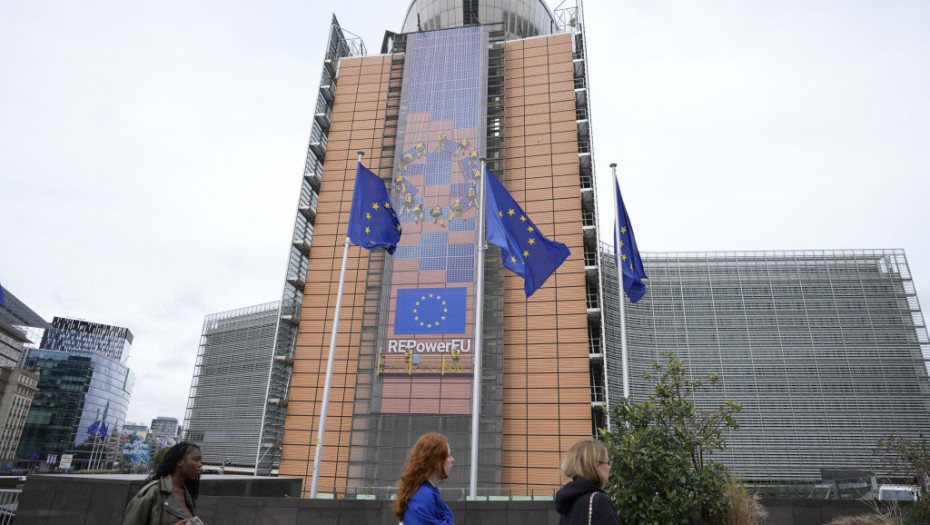 Politiko: BiH sutra dobija preporuku Evropske komisje za početak pregovora o pristupanju EU